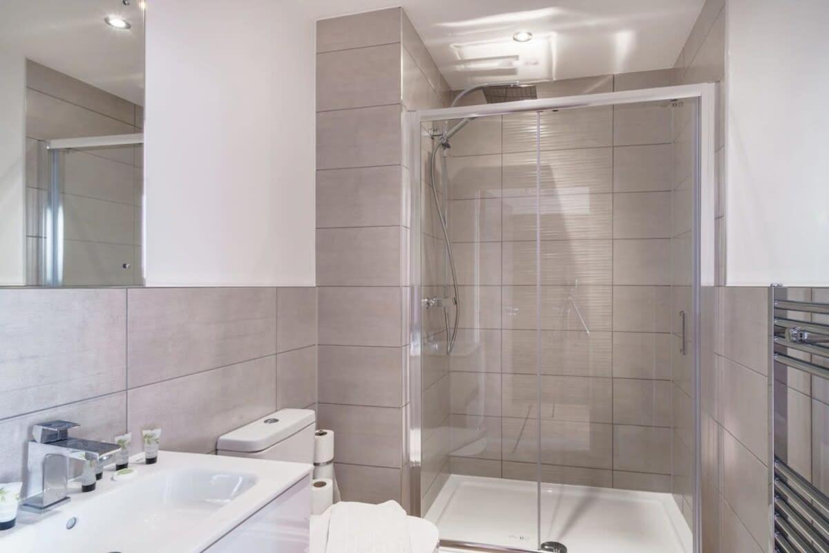 Stay Zeni, Alexandra Rise Manchester Sleek Studio Bagian luar foto